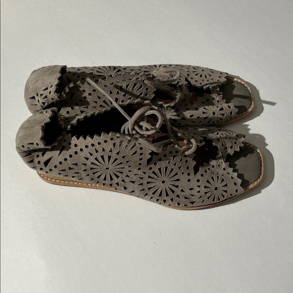 Jeffrey Campbell espana taupe tan suede open toe lace up shoe sz 7.5 neutral